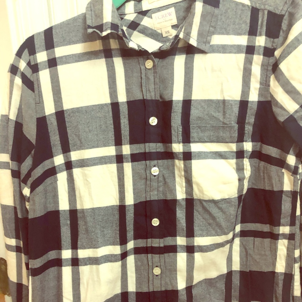 NWT long sleeve button down shirt